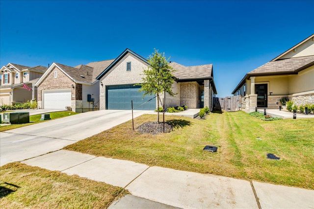 802 Papaya DR, Buda, TX 78610