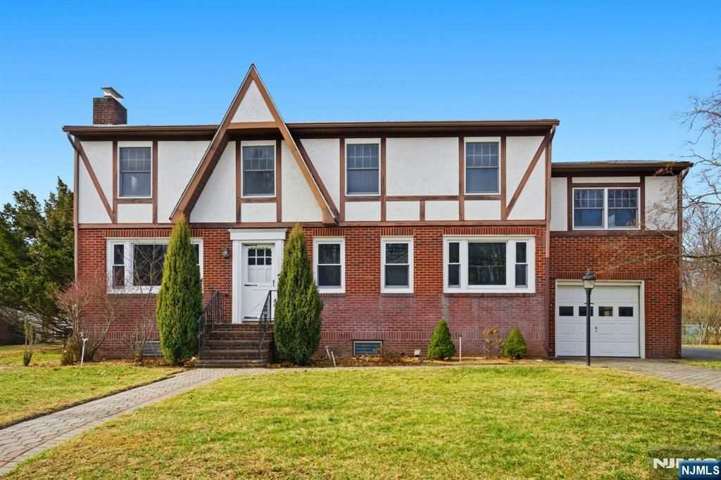 70 Weinmanns Boulevard, Wayne, NJ 07470