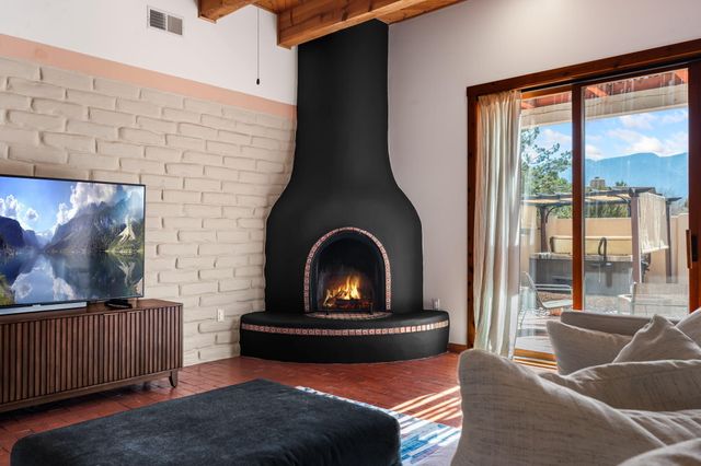 19 Roadrunner Trail, Placitas, NM 87043