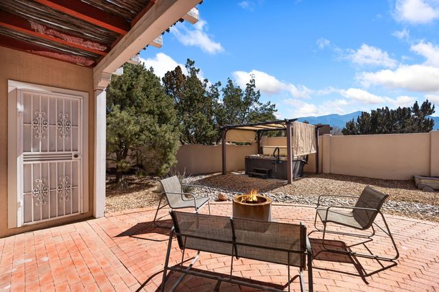 19 Roadrunner Trail, Placitas, NM 87043