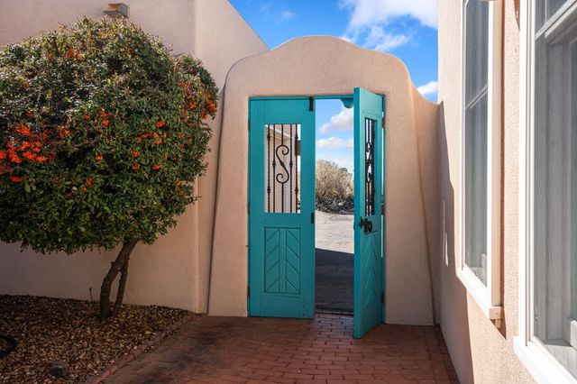 19 Roadrunner Trail, Placitas, NM 87043