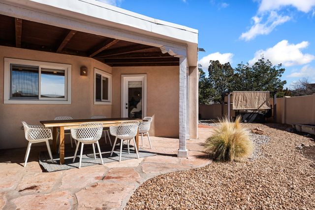 19 Roadrunner Trail, Placitas, NM 87043