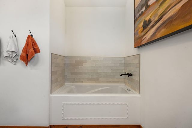 19 Roadrunner Trail, Placitas, NM 87043