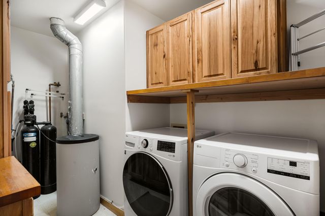 19 Roadrunner Trail, Placitas, NM 87043