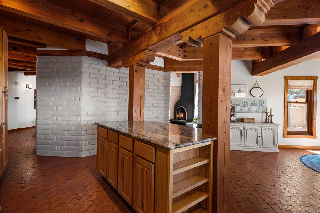 Image 21 of property listing at 19 Roadrunner Trail, Placitas, NM 87043