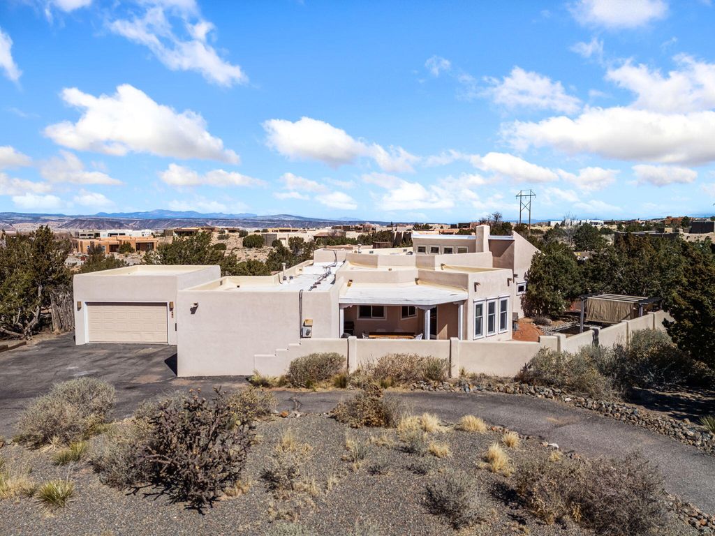 Image 44 of property listing at 19 Roadrunner Trail, Placitas, NM 87043