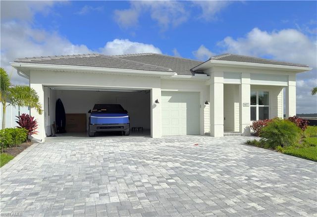 9077 Wisteria WAY, Naples, FL 34114