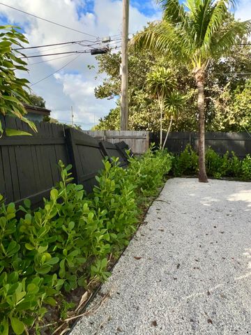 140 SW 5th Avenue, Delray Beach, FL 33444