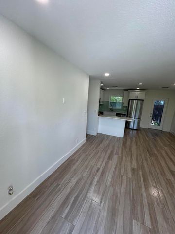 140 SW 5th Avenue, Delray Beach, FL 33444