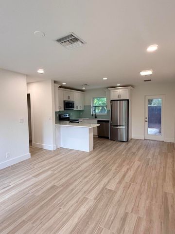 140 SW 5th Avenue, Delray Beach, FL 33444