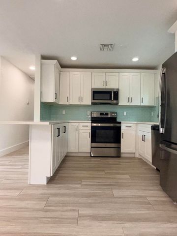 140 SW 5th Avenue, Delray Beach, FL 33444