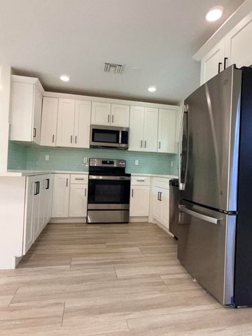 140 SW 5th Avenue, Delray Beach, FL 33444