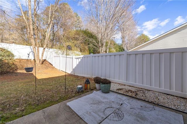 252 Brooks Landing Drive, Winston-salem, NC 27106