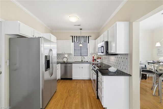 252 Brooks Landing Drive, Winston-salem, NC 27106