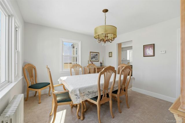 82 Spruce Avenue, Floral Park, NY 11001