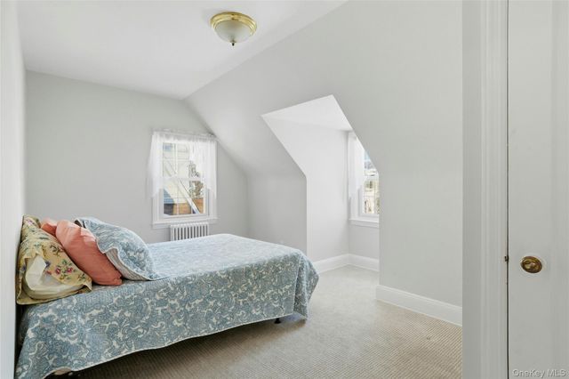 82 Spruce Avenue, Floral Park, NY 11001