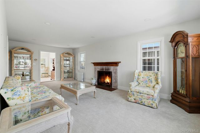 82 Spruce Avenue, Floral Park, NY 11001