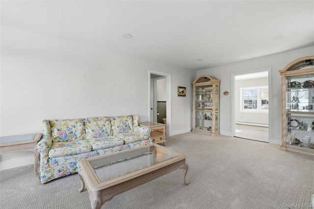 82 Spruce Avenue, Floral Park, NY 11001