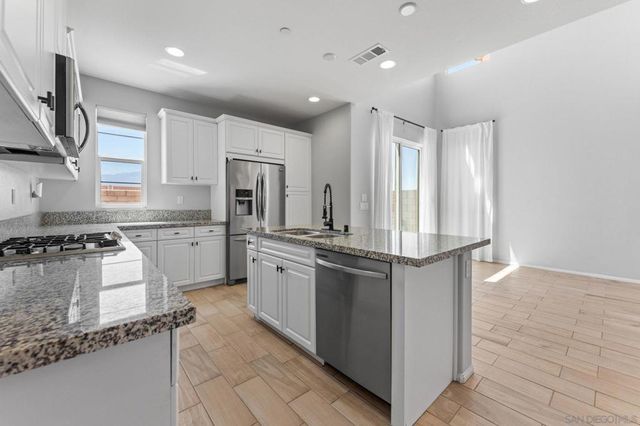 305 Paseo Gusto, Palm Desert, CA 92211