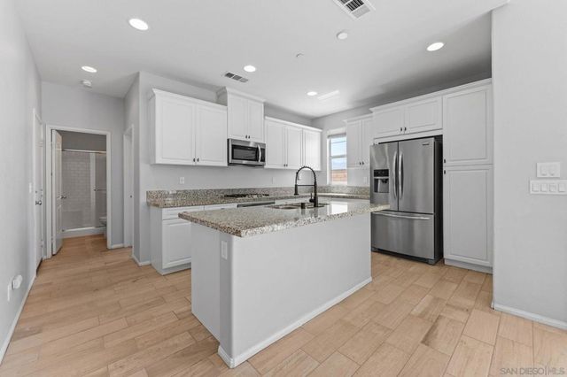 305 Paseo Gusto, Palm Desert, CA 92211