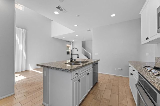 305 Paseo Gusto, Palm Desert, CA 92211