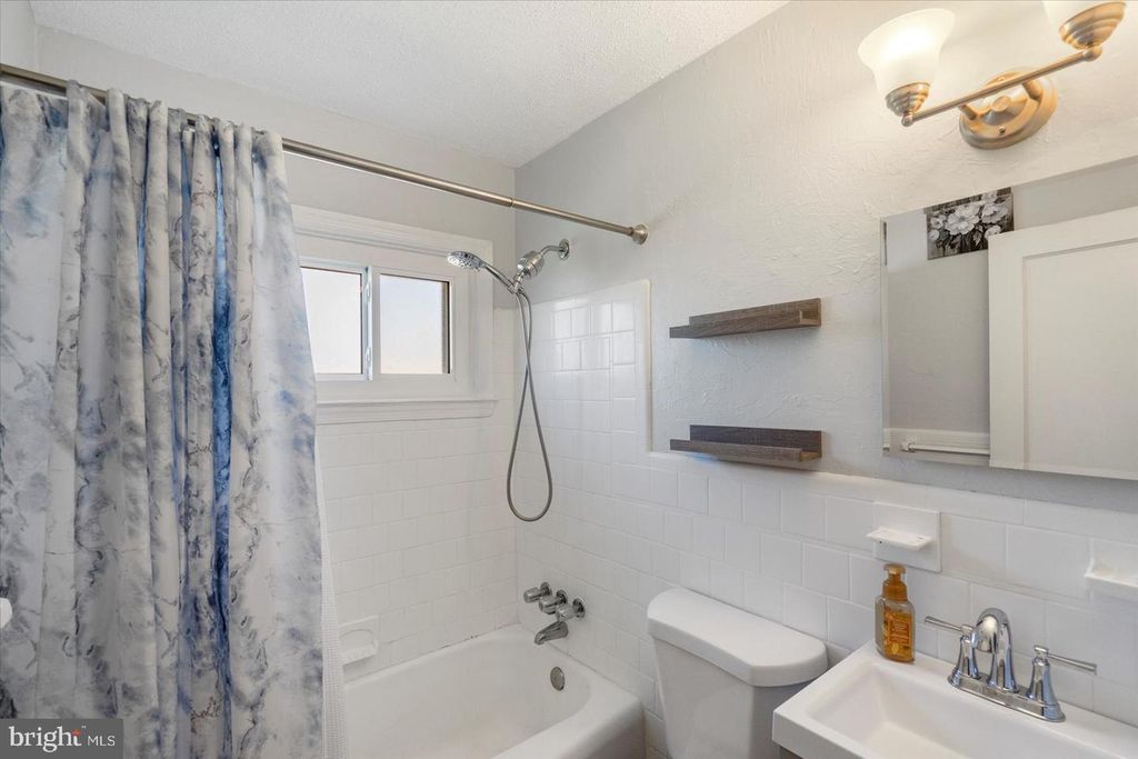 1016 DOWNTON, Halethorpe, MD 21227