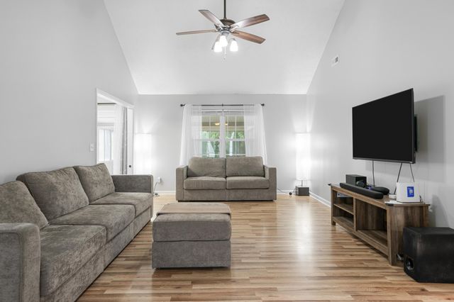 108 Trailside Dr, Murfreesboro, TN 37130