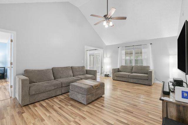 108 Trailside Dr, Murfreesboro, TN 37130