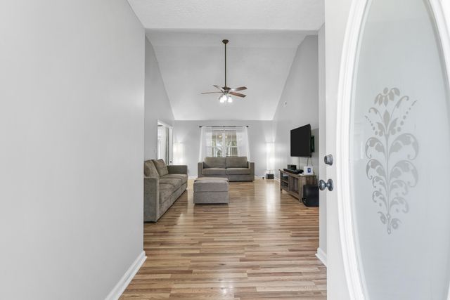 108 Trailside Dr, Murfreesboro, TN 37130