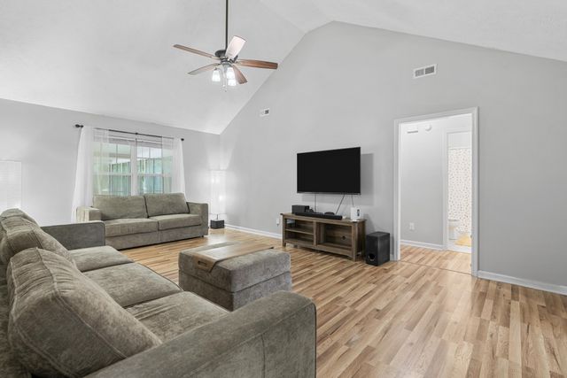 108 Trailside Dr, Murfreesboro, TN 37130