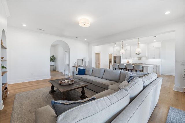 807 W WEST STREET, Tampa, FL 33602