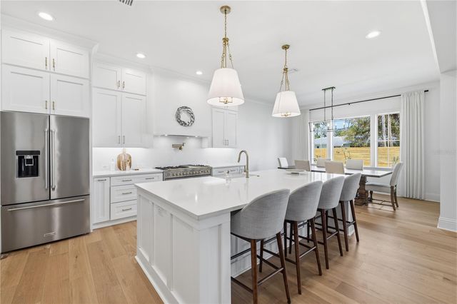 807 W WEST STREET, Tampa, FL 33602