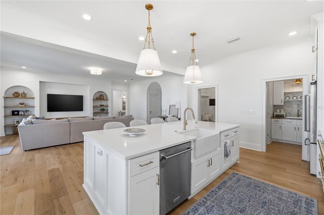 807 W WEST STREET, Tampa, FL 33602