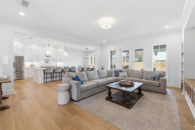 807 W WEST STREET, Tampa, FL 33602