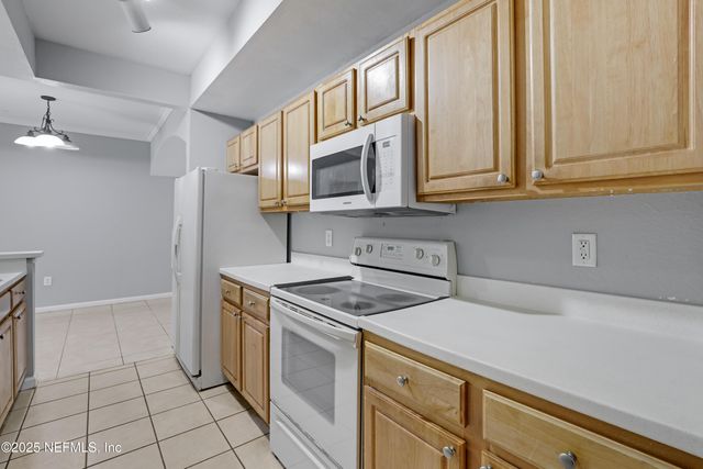 10075 GATE Parkway N 812, Jacksonville, FL 32246