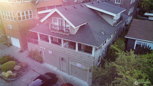 812 E Gwinn Place, Seattle, WA 98102