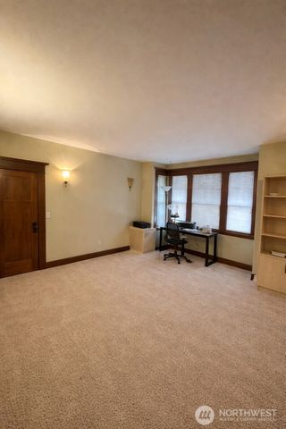 812 E Gwinn Place, Seattle, WA 98102