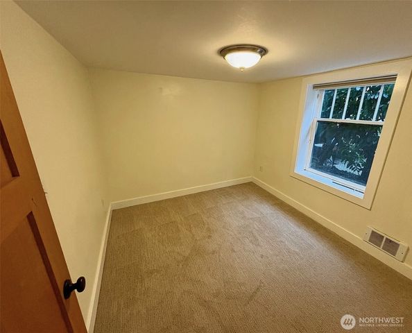 812 E Gwinn Place, Seattle, WA 98102