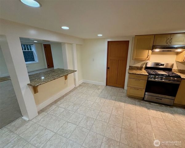 812 E Gwinn Place, Seattle, WA 98102