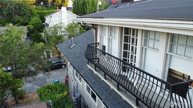 812 E Gwinn Place, Seattle, WA 98102