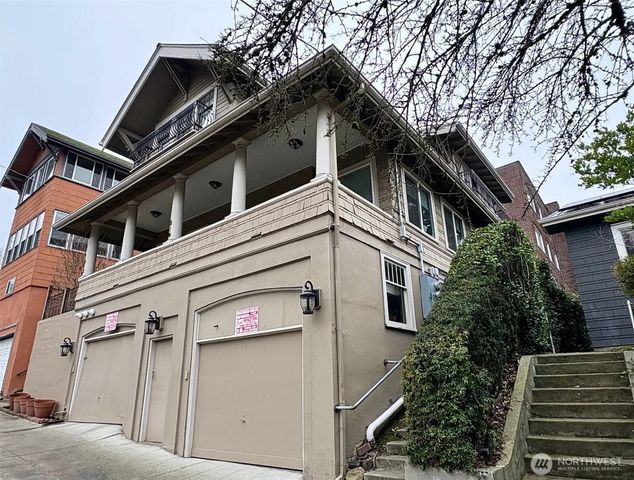 812 E Gwinn Place, Seattle, WA 98102
