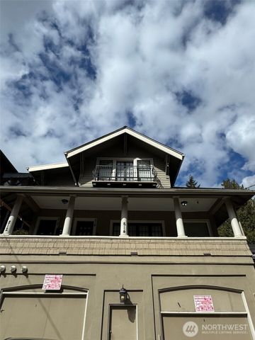 812 E Gwinn Place, Seattle, WA 98102