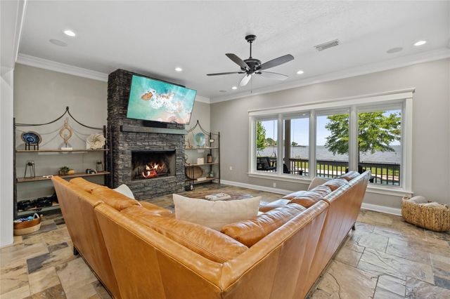 101 Oak Arbor Lane, Coldspring, TX 77331