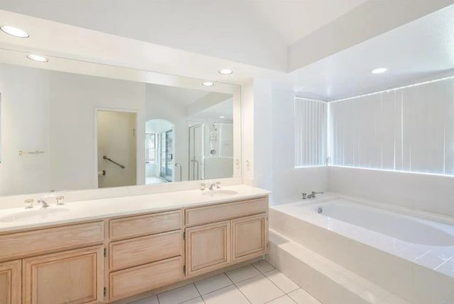 394 Moonstone Bay Dr., Oceanside, CA 92057