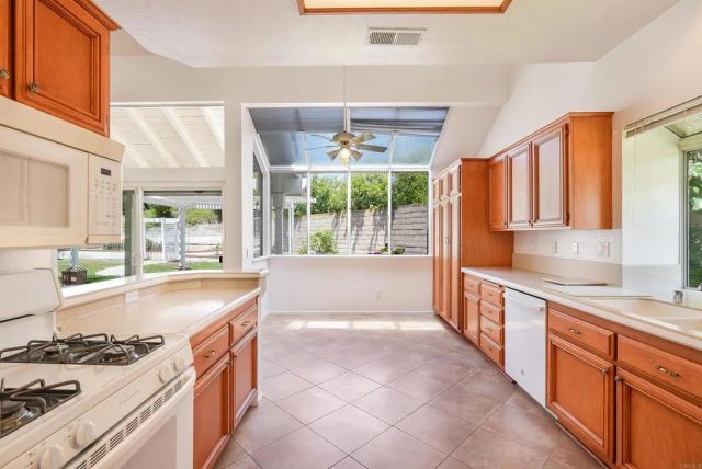 394 Moonstone Bay Dr., Oceanside, CA 92057