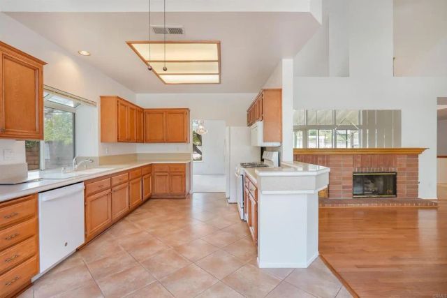 394 Moonstone Bay Dr., Oceanside, CA 92057