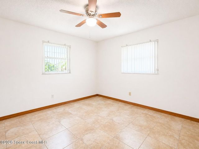 458 Borraclough Avenue NW, Palm Bay, FL 32907