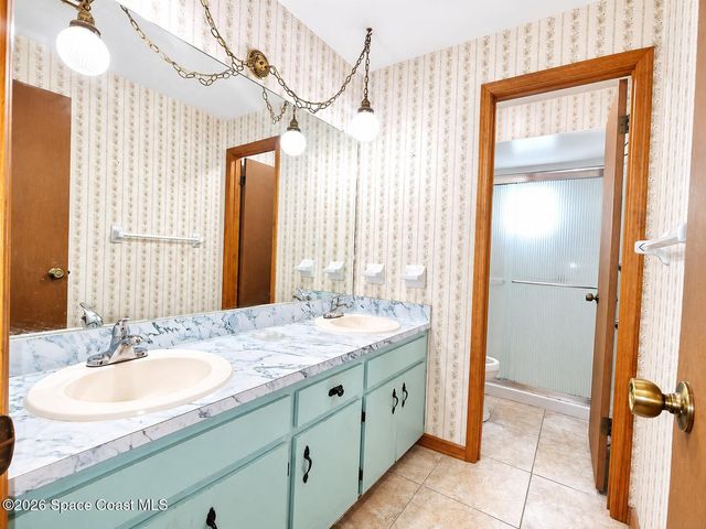 458 Borraclough Avenue NW, Palm Bay, FL 32907