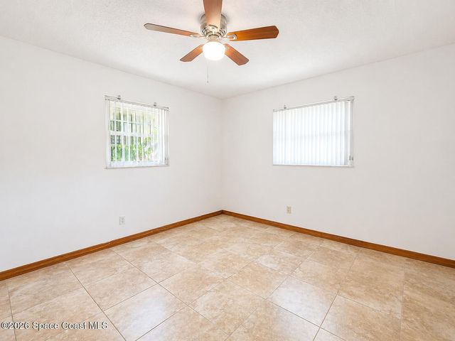 458 Borraclough Avenue NW, Palm Bay, FL 32907