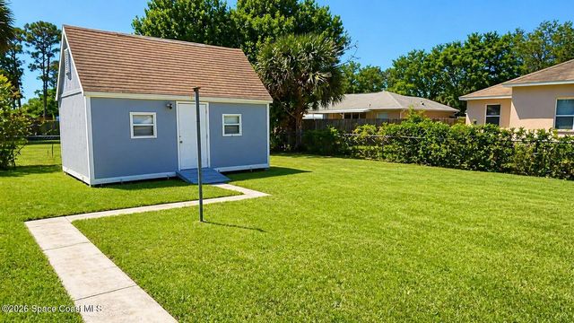 458 Borraclough Avenue NW, Palm Bay, FL 32907
